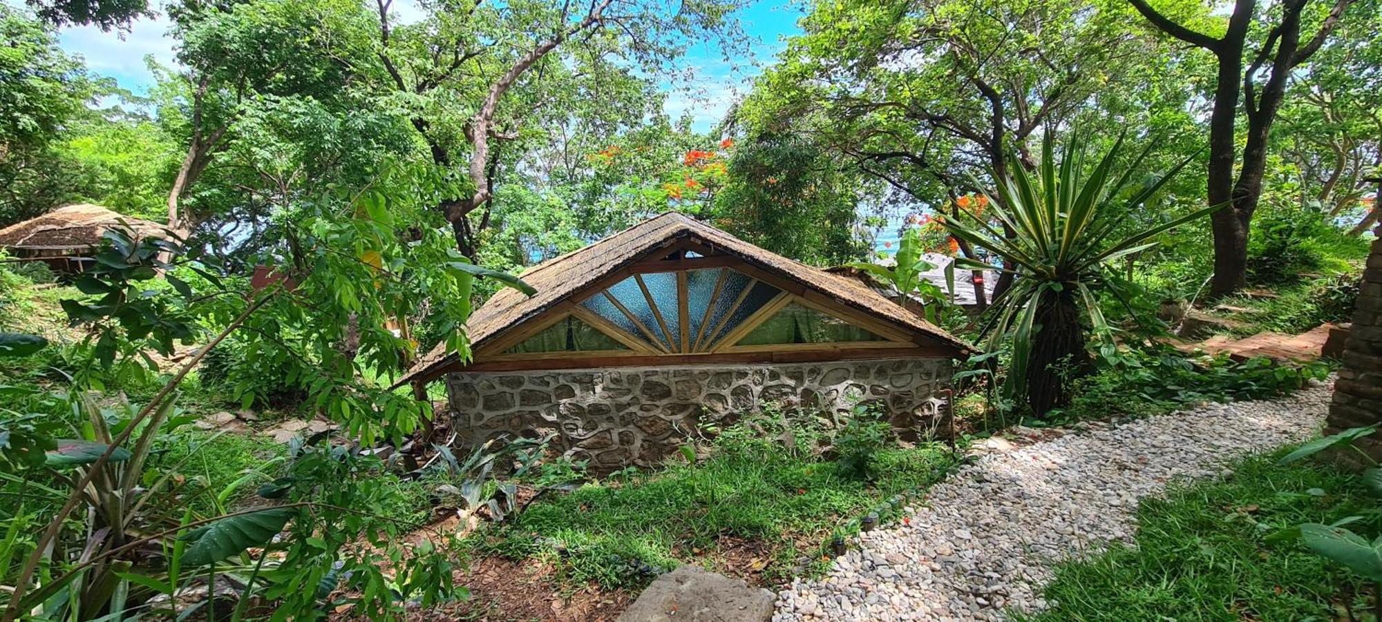 Butterfly Space- A Non-Profit Eco-Lodge Nkhata Bay Eksteriør bilde