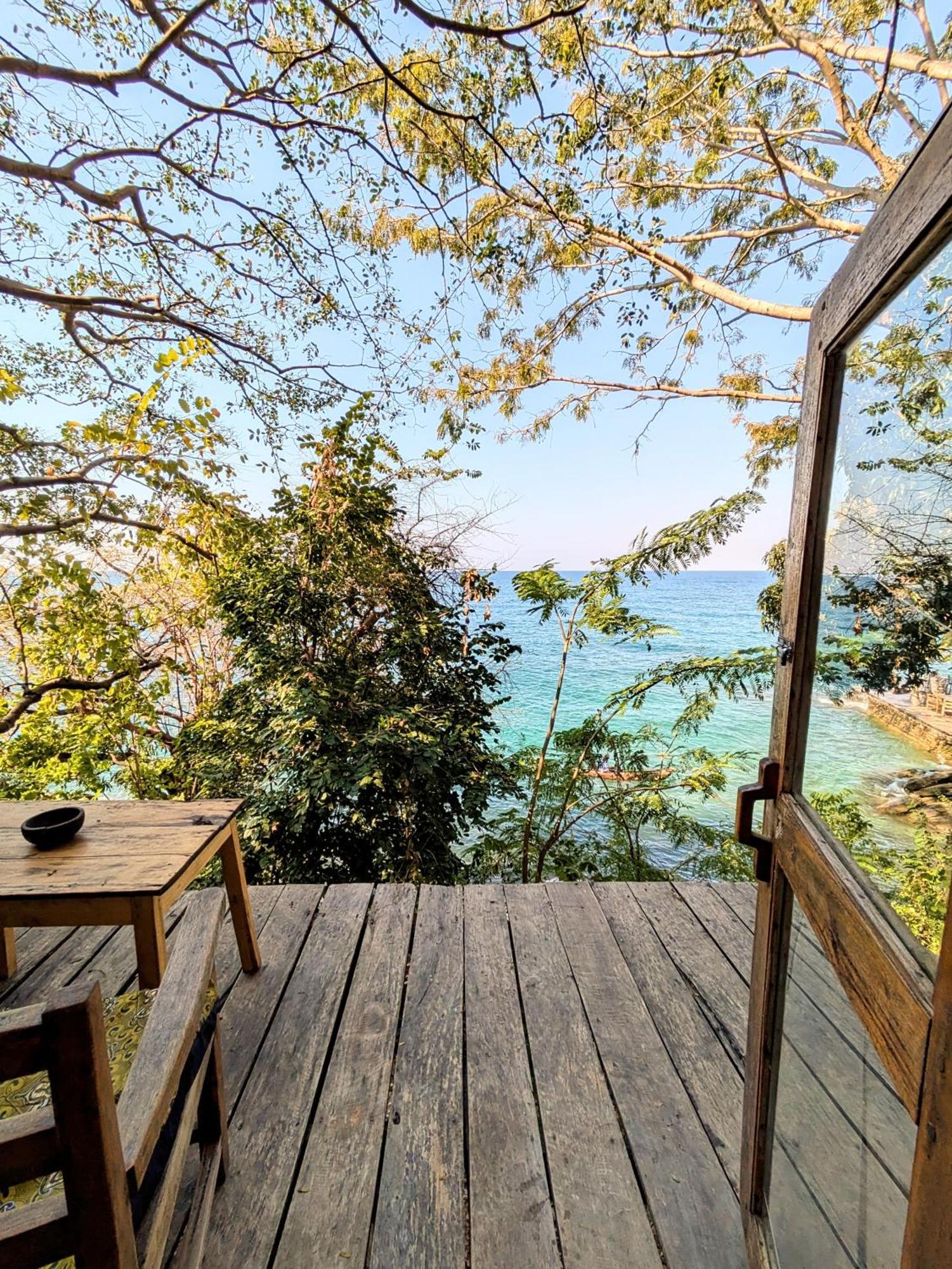 Butterfly Space- A Non-Profit Eco-Lodge Nkhata Bay Eksteriør bilde
