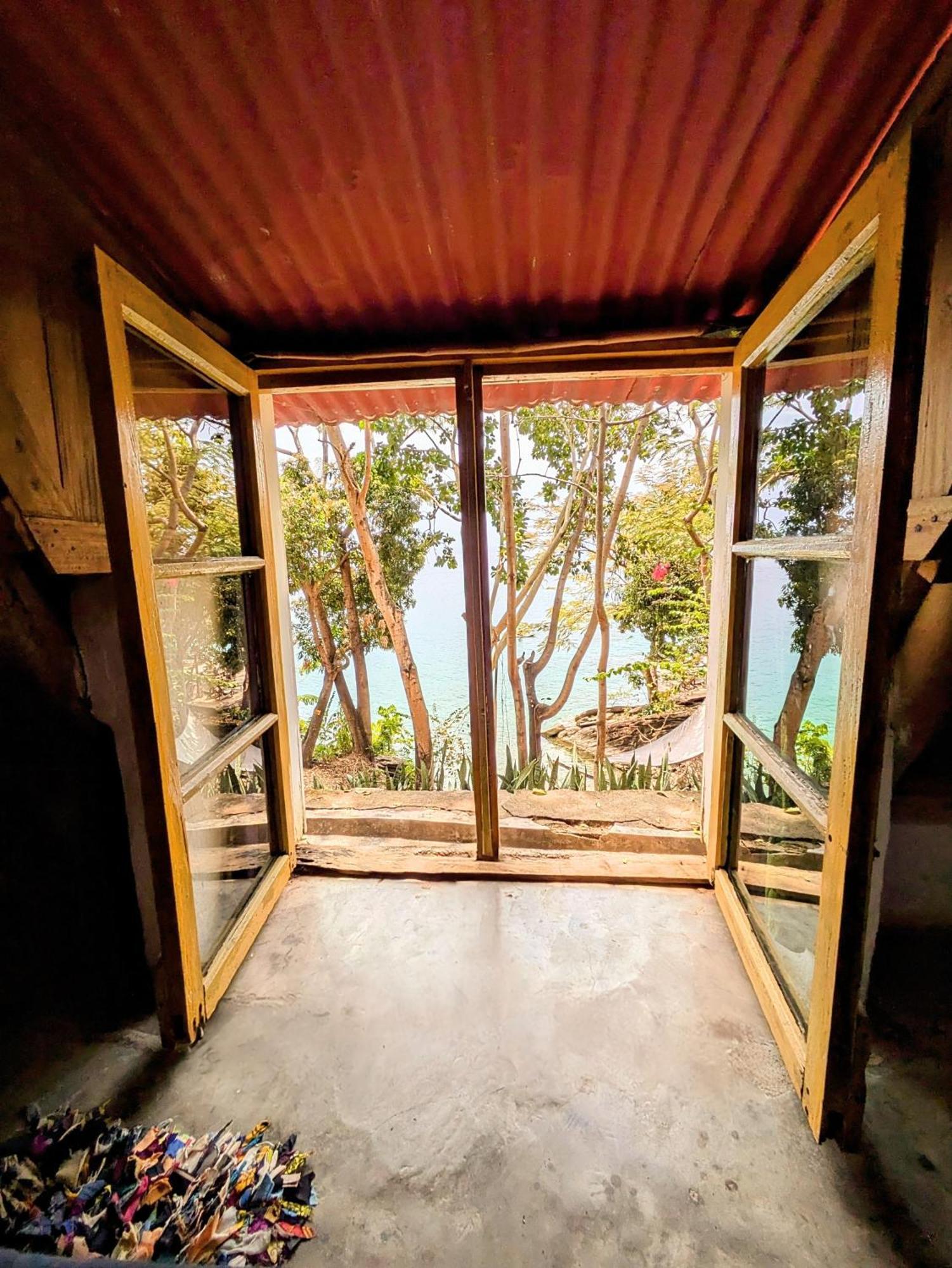 Butterfly Space- A Non-Profit Eco-Lodge Nkhata Bay Eksteriør bilde