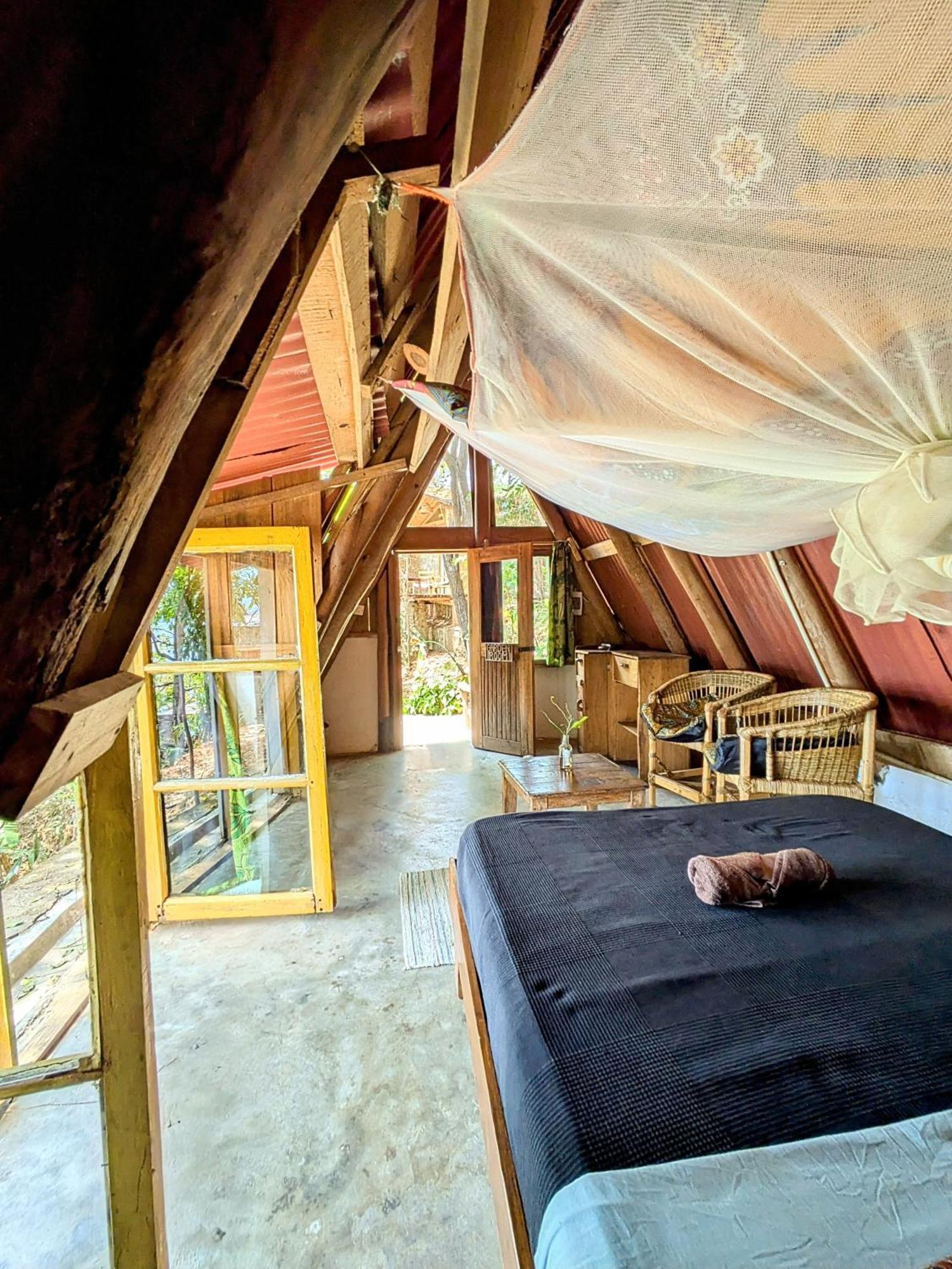 Butterfly Space- A Non-Profit Eco-Lodge Nkhata Bay Eksteriør bilde